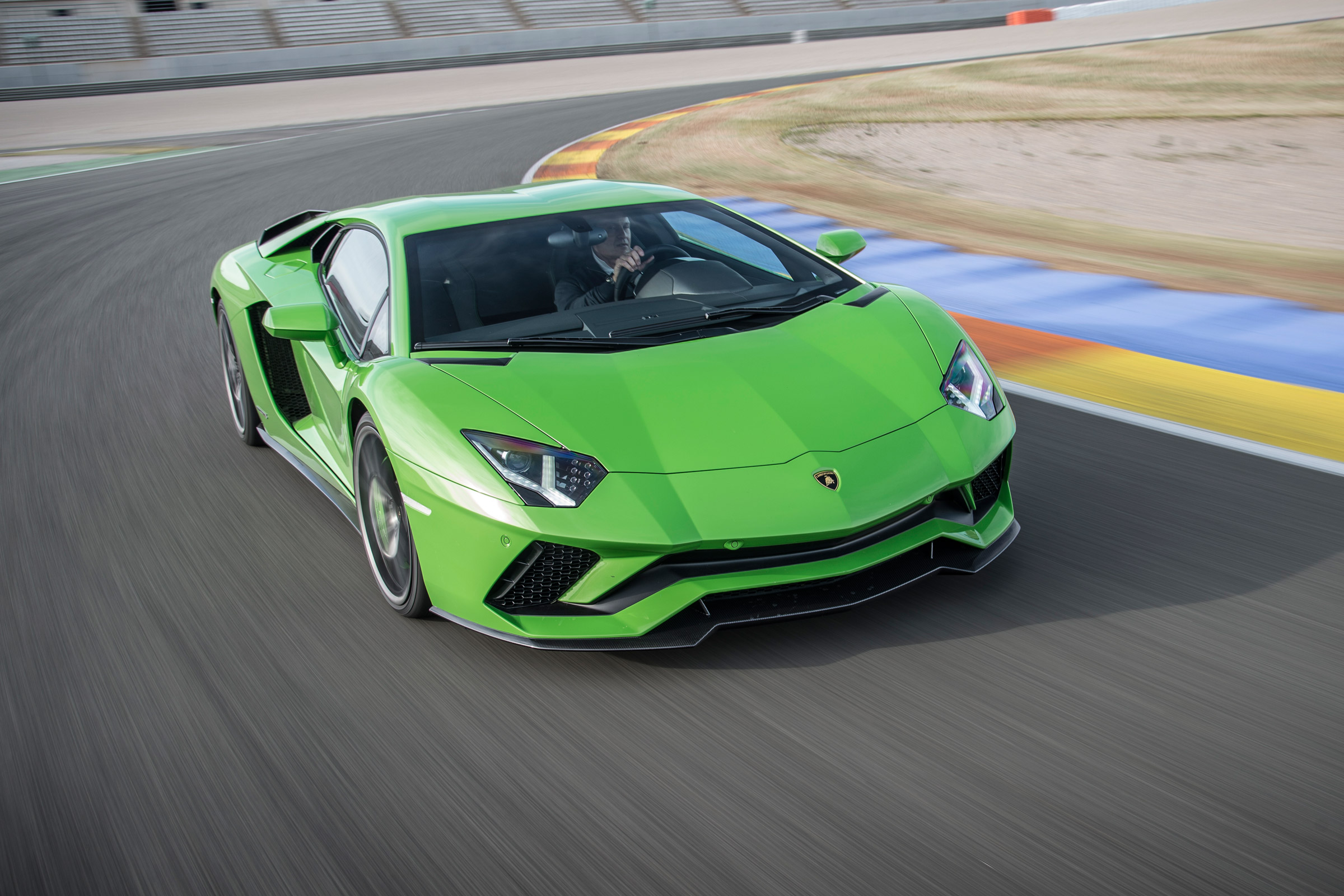 Lamborghini Aventador S - front cornering