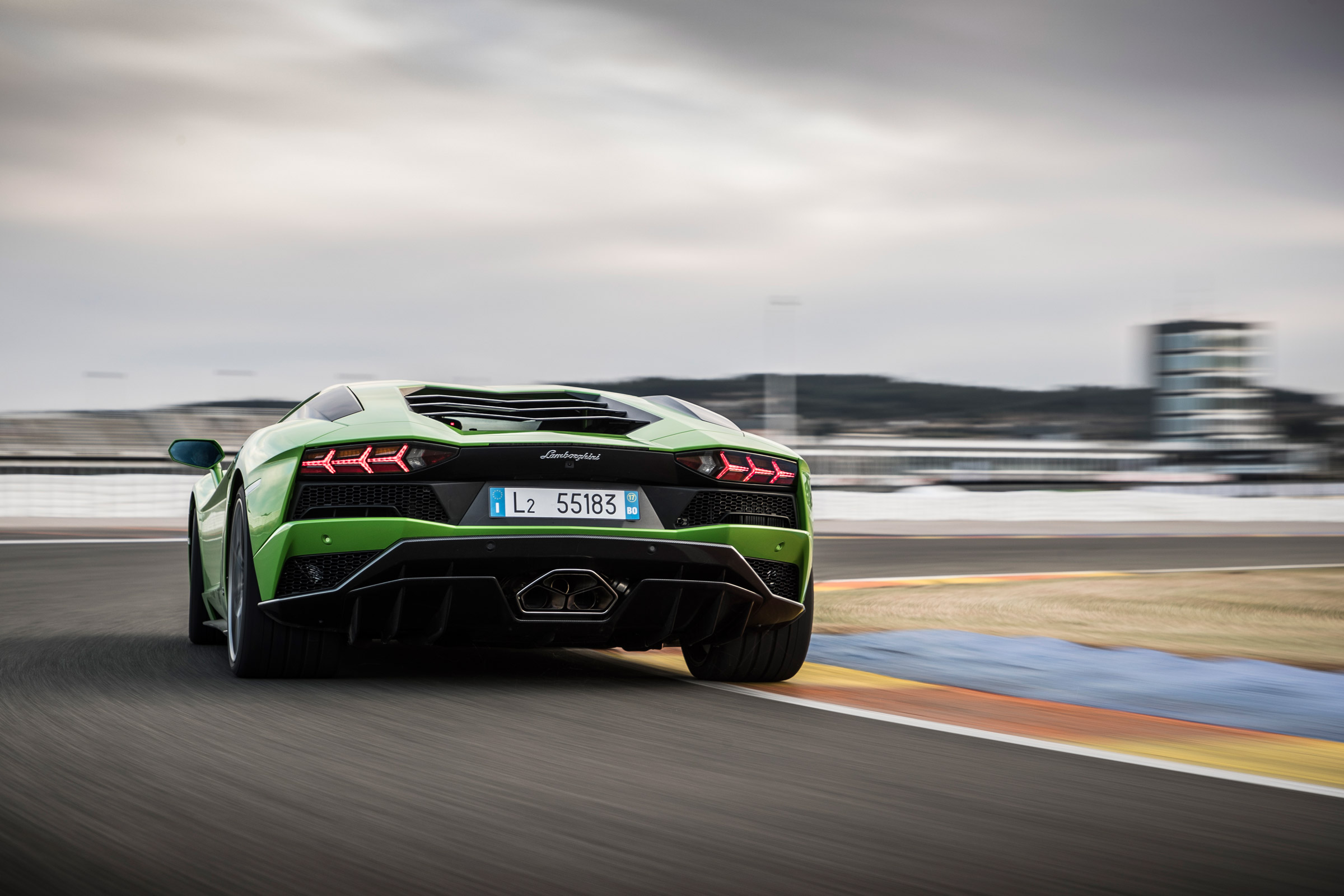 Lamborghini Aventador S - rear cornering