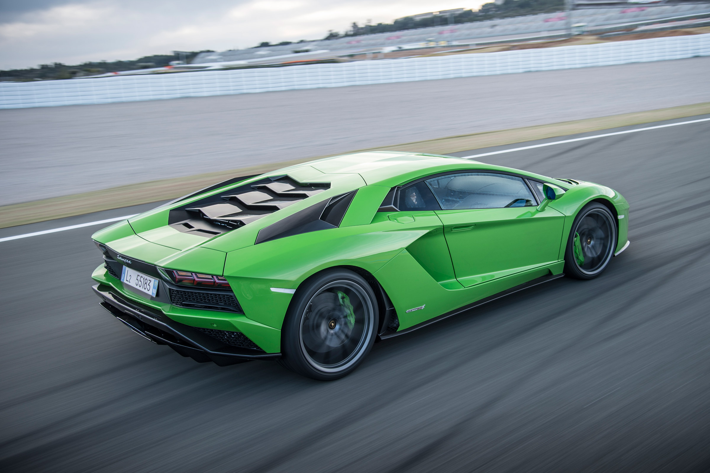 Lamborghini Aventador S - rear tracking