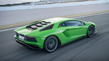 Lamborghini Aventador S - rear tracking