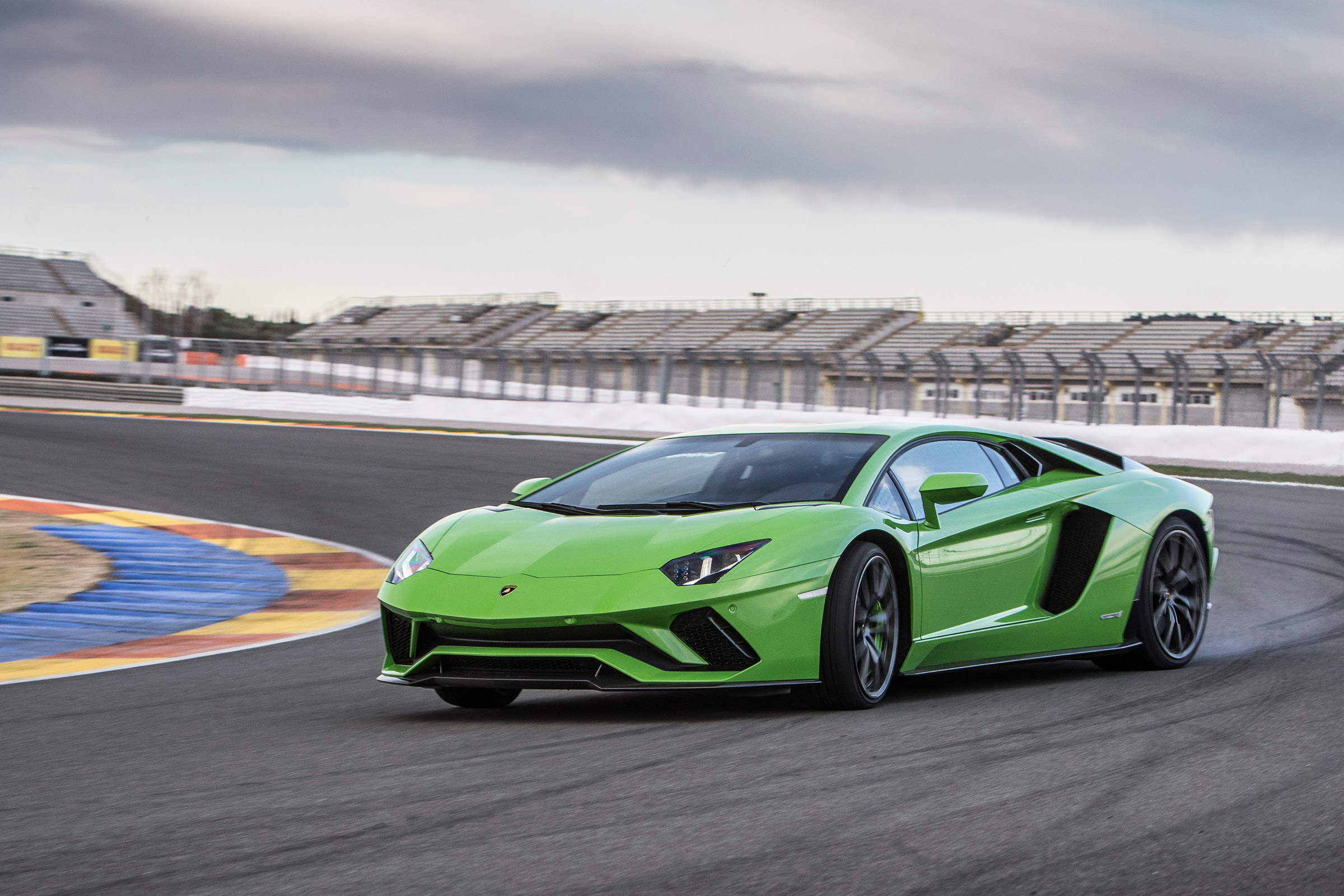 Lamborghini Aventador S - drifting