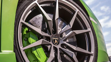 Lamborghini Aventador S - wheel detail