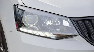 Skoda Fabia - front light detail