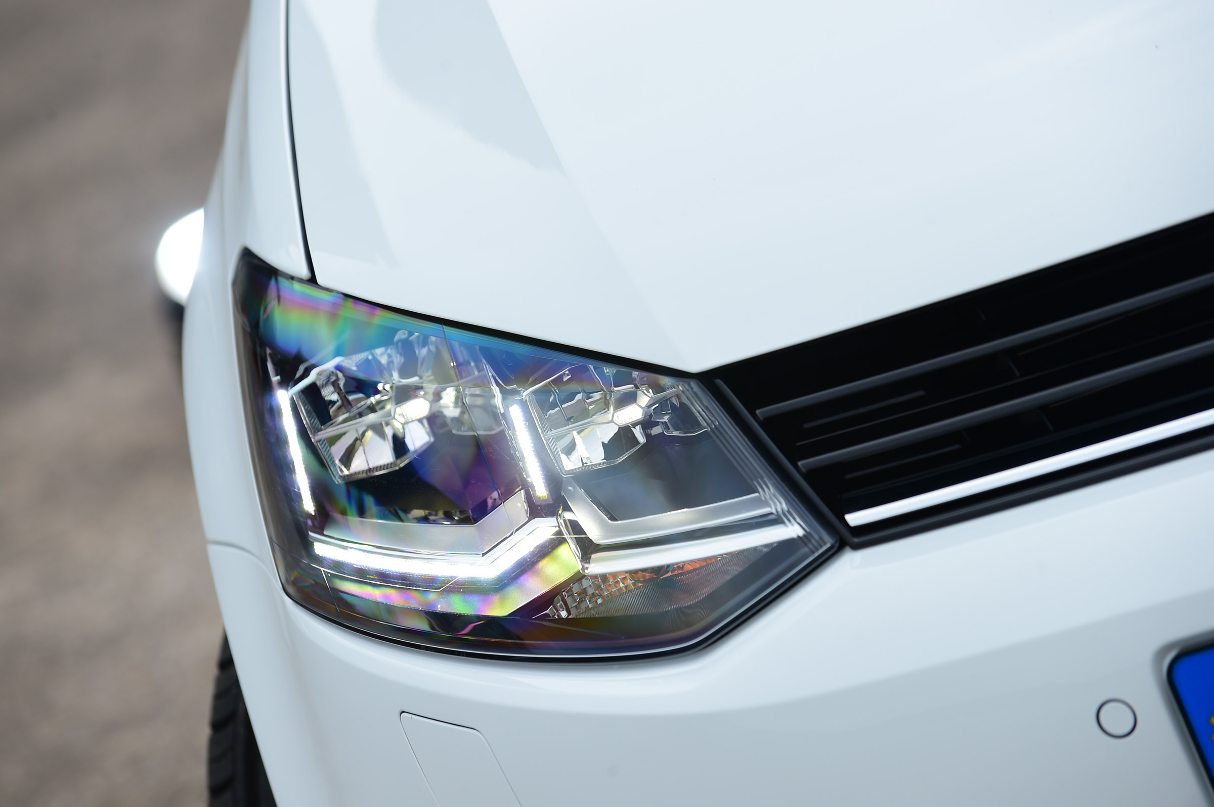 Volkswagen Polo - front light detail