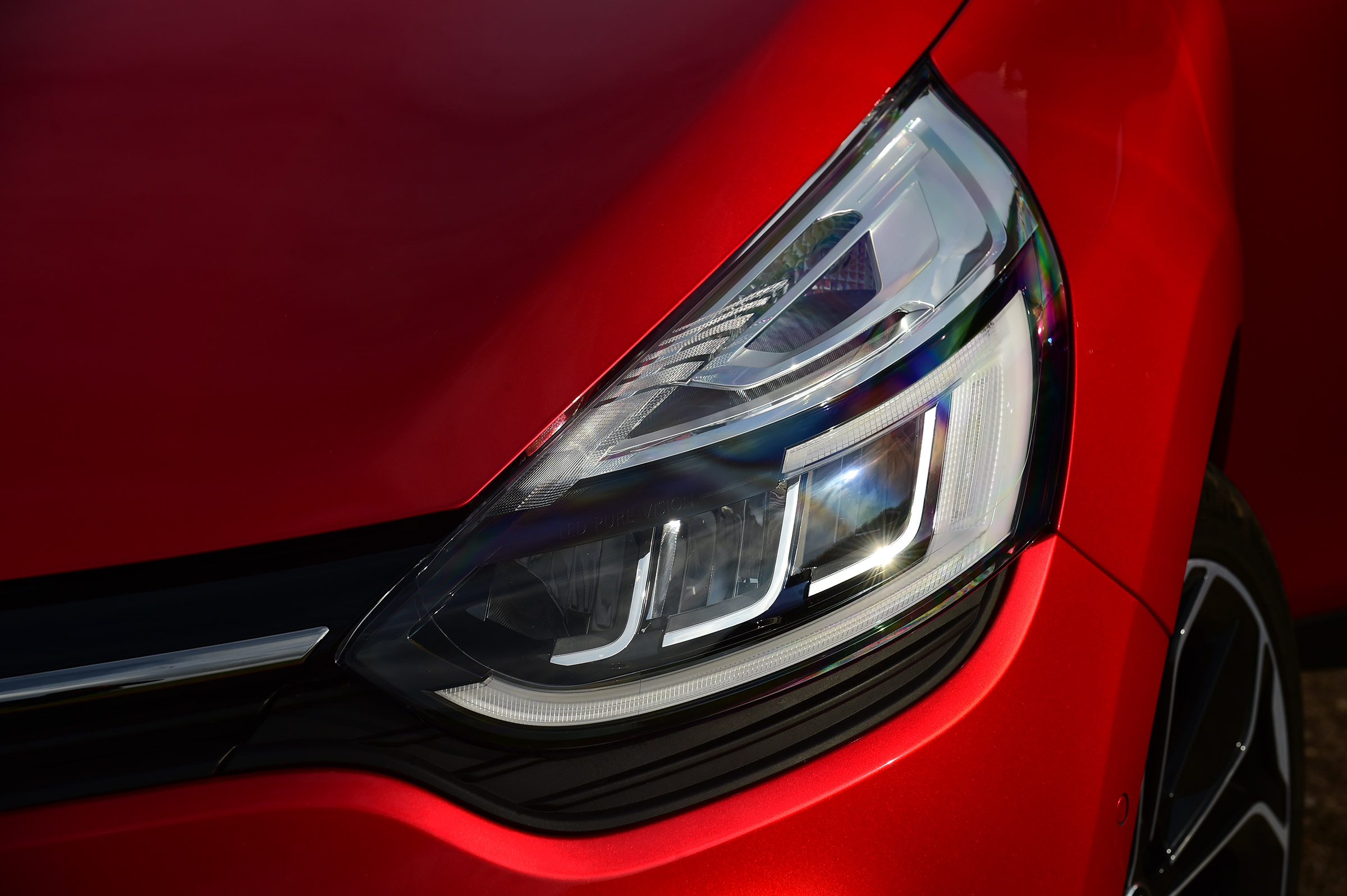 Renault Clio - front light detail