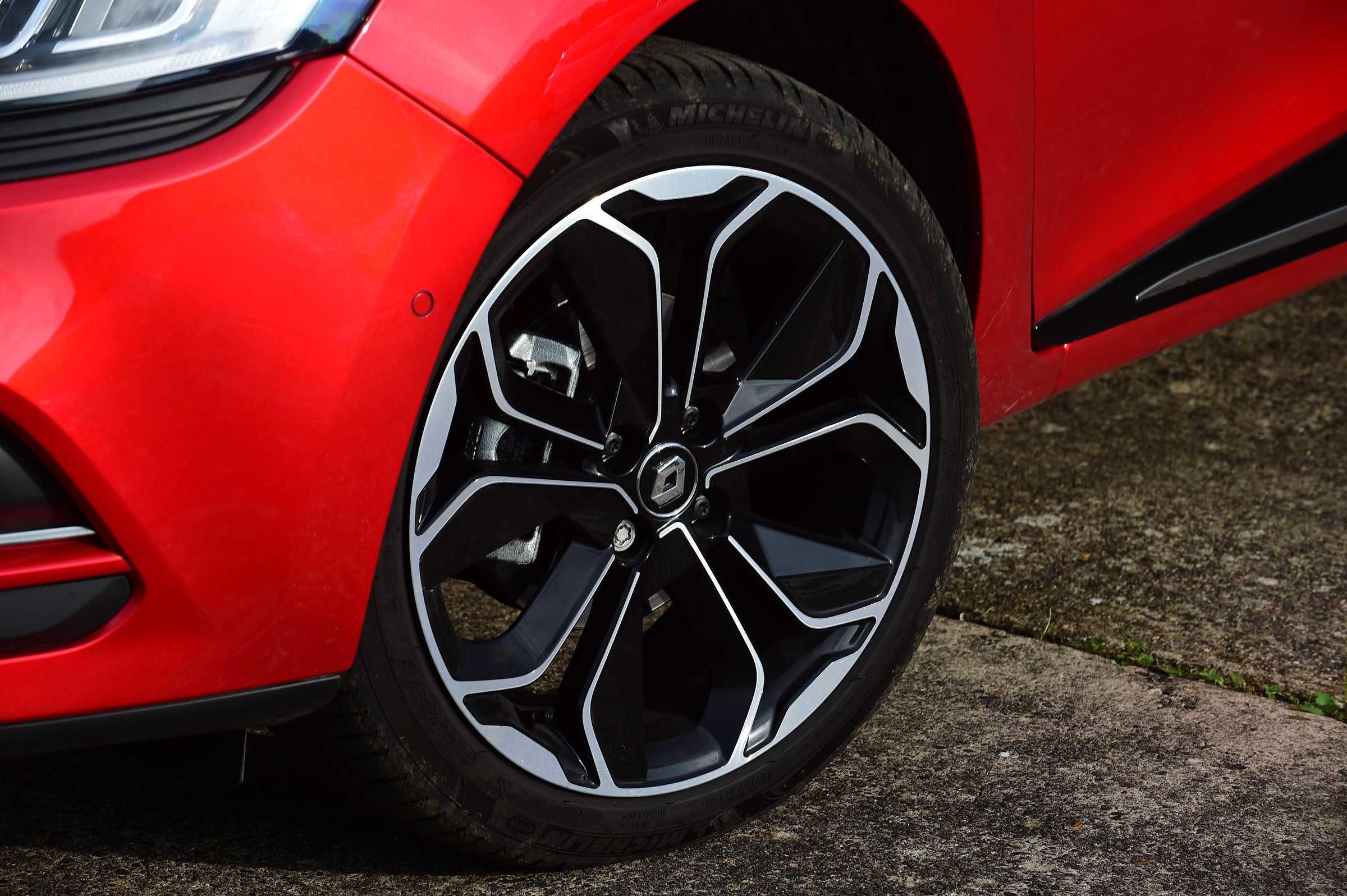 Renault Clio - wheel