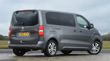 Peugeot Traveller 2017 - rear quarter