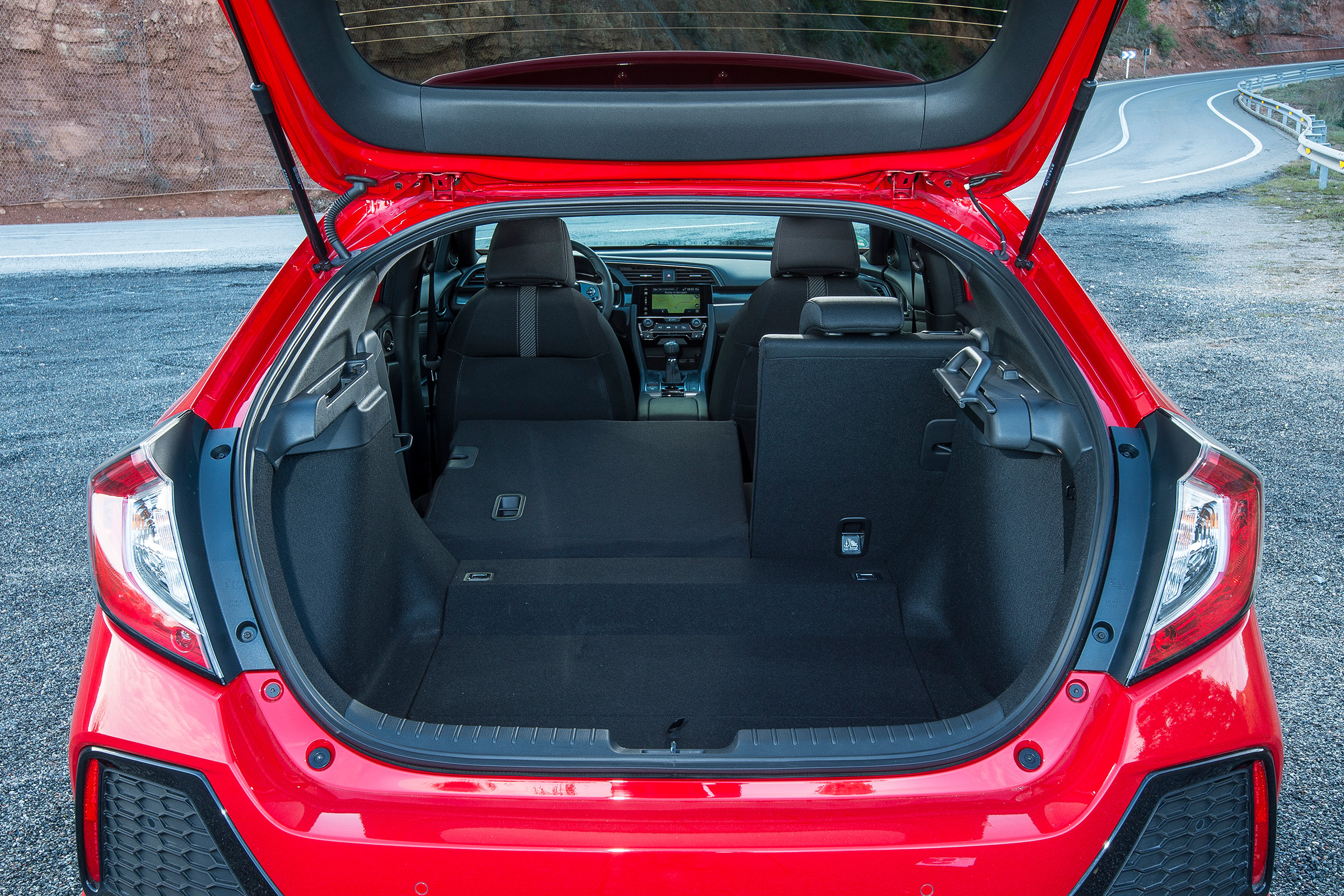 Honda Civic 2017 red - boot