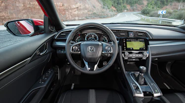 Honda Civic 2017 red - interior