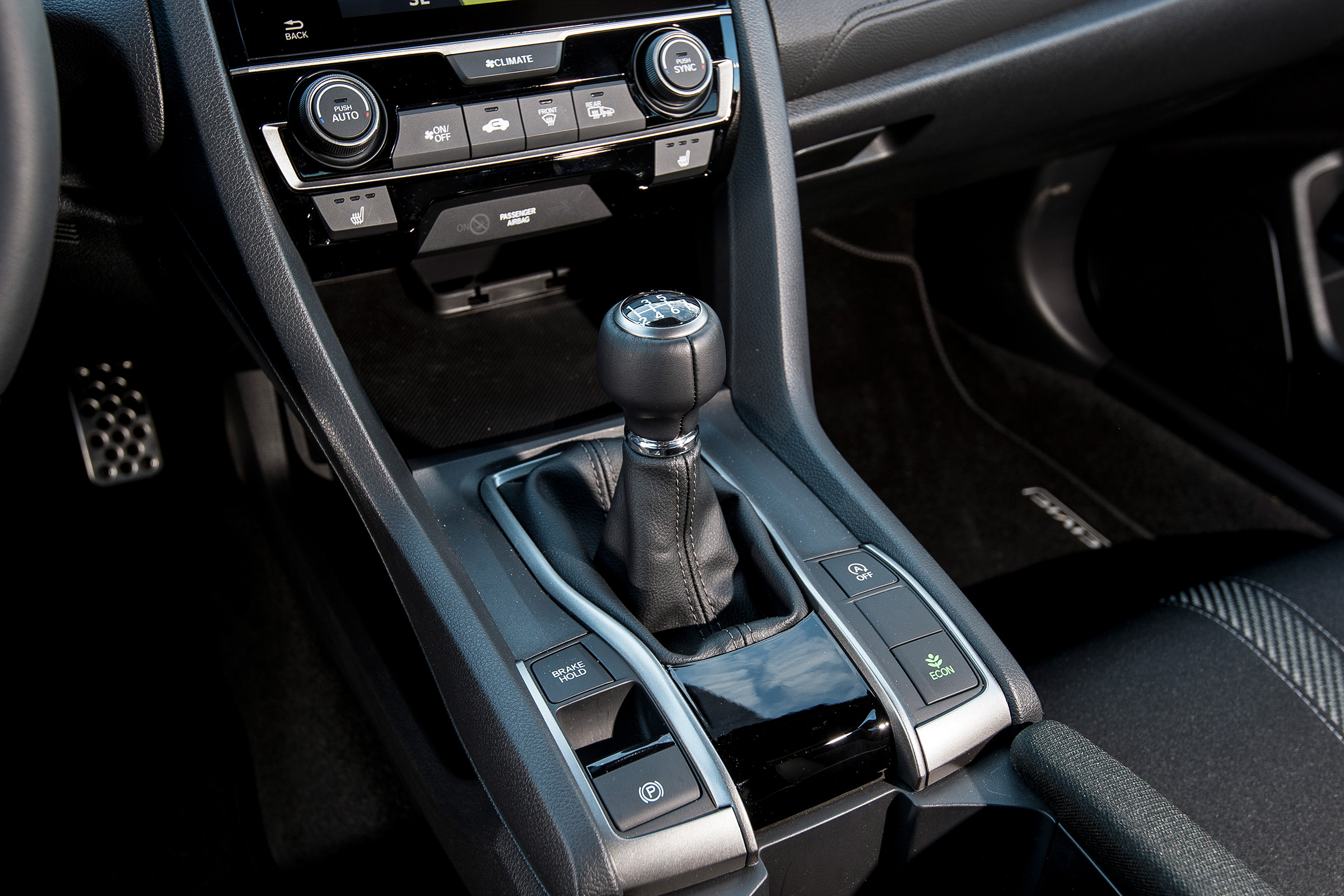 Honda Civic 2017 red - gearlever