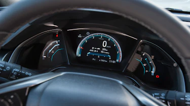 Honda Civic 2017 red - instruments