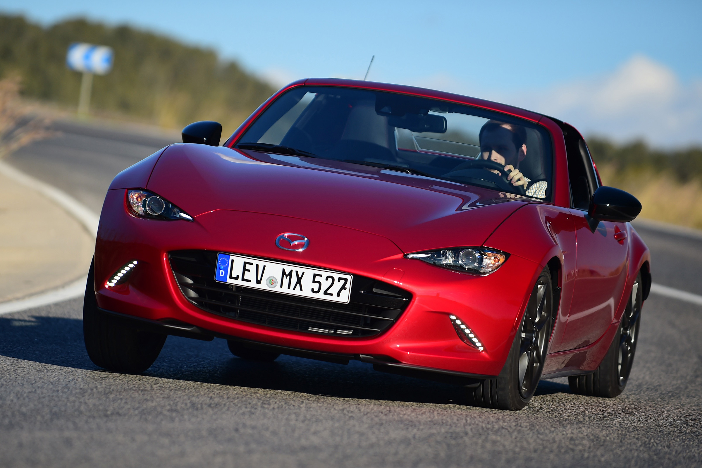 Mazda MX-5 RF 2017 - front cornering