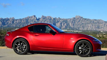 Mazda MX-5 RF 2017 - roof closed