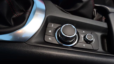 Mazda MX-5 RF 2017 - centre console