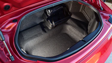 Mazda MX-5 RF 2017 - boot