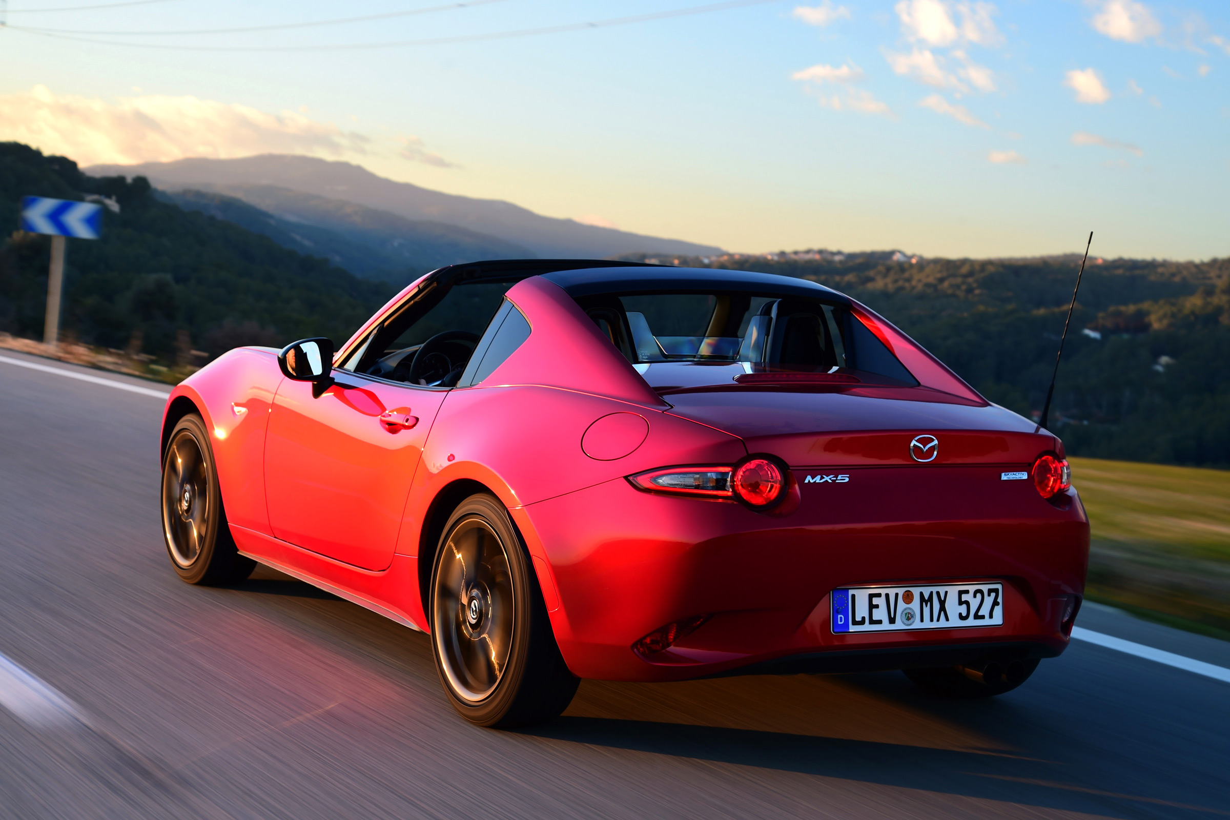 Mazda MX-5 RF 2017 - rear tracking