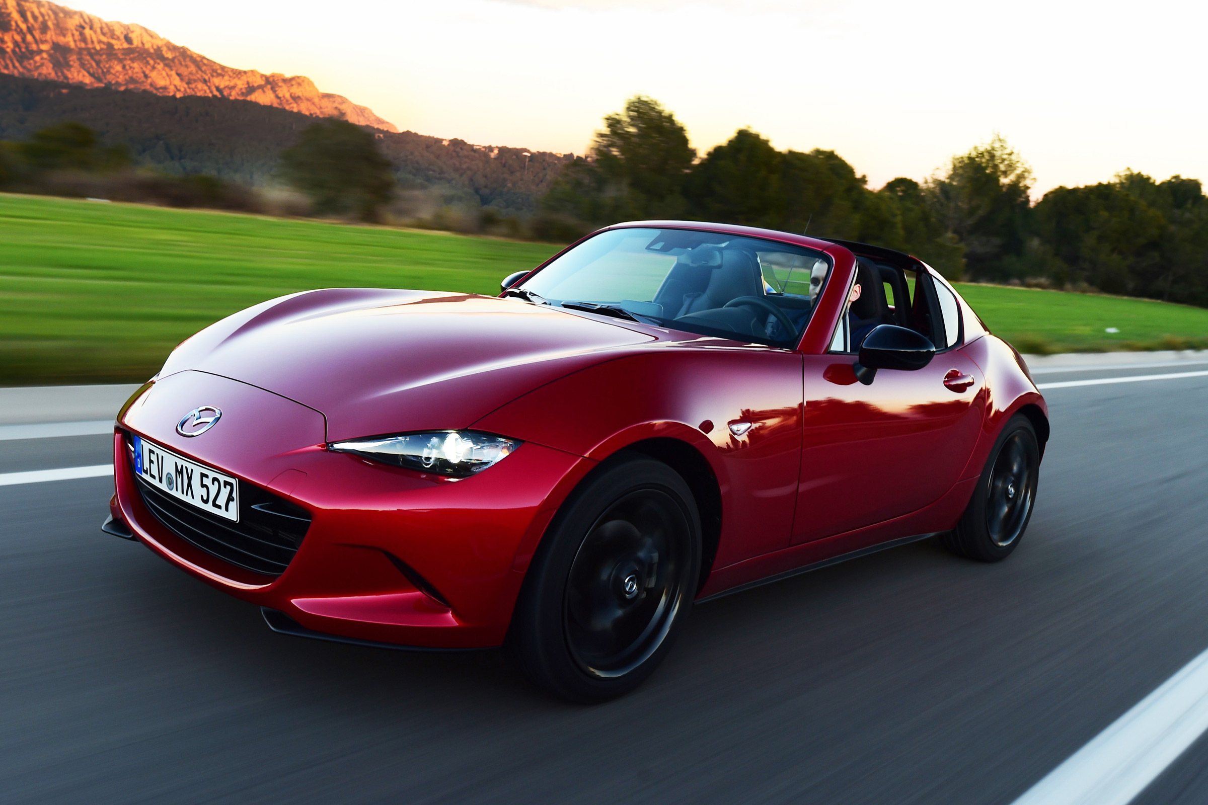 Mazda MX-5 RF 2017 - front tracking 2