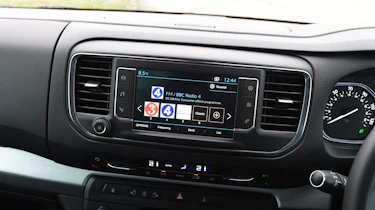 Peugeot Traveller 2017 - sat-nav