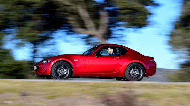 Mazda MX-5 RF 2017 - side tracking