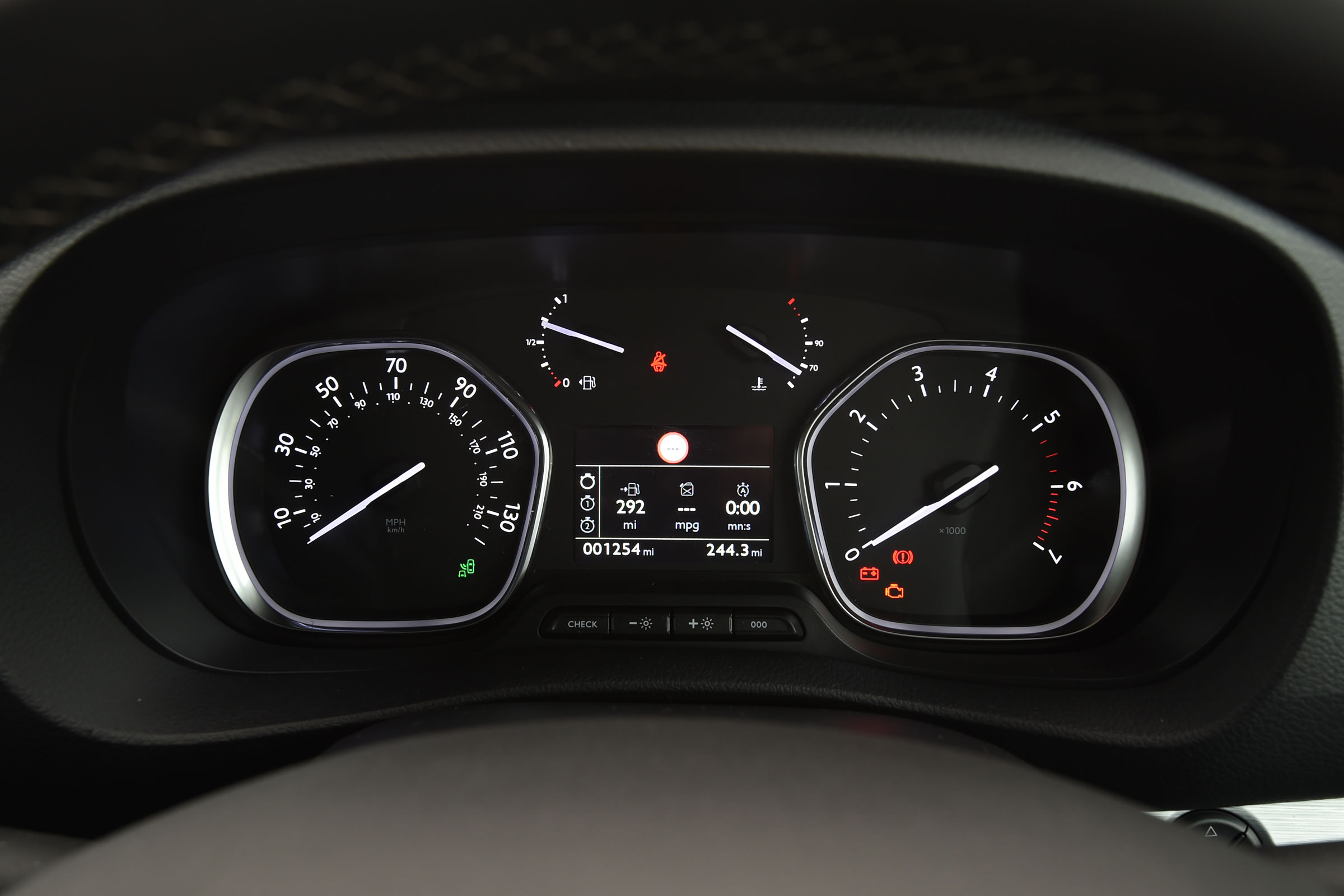 Peugeot Traveller 2017 - instruments