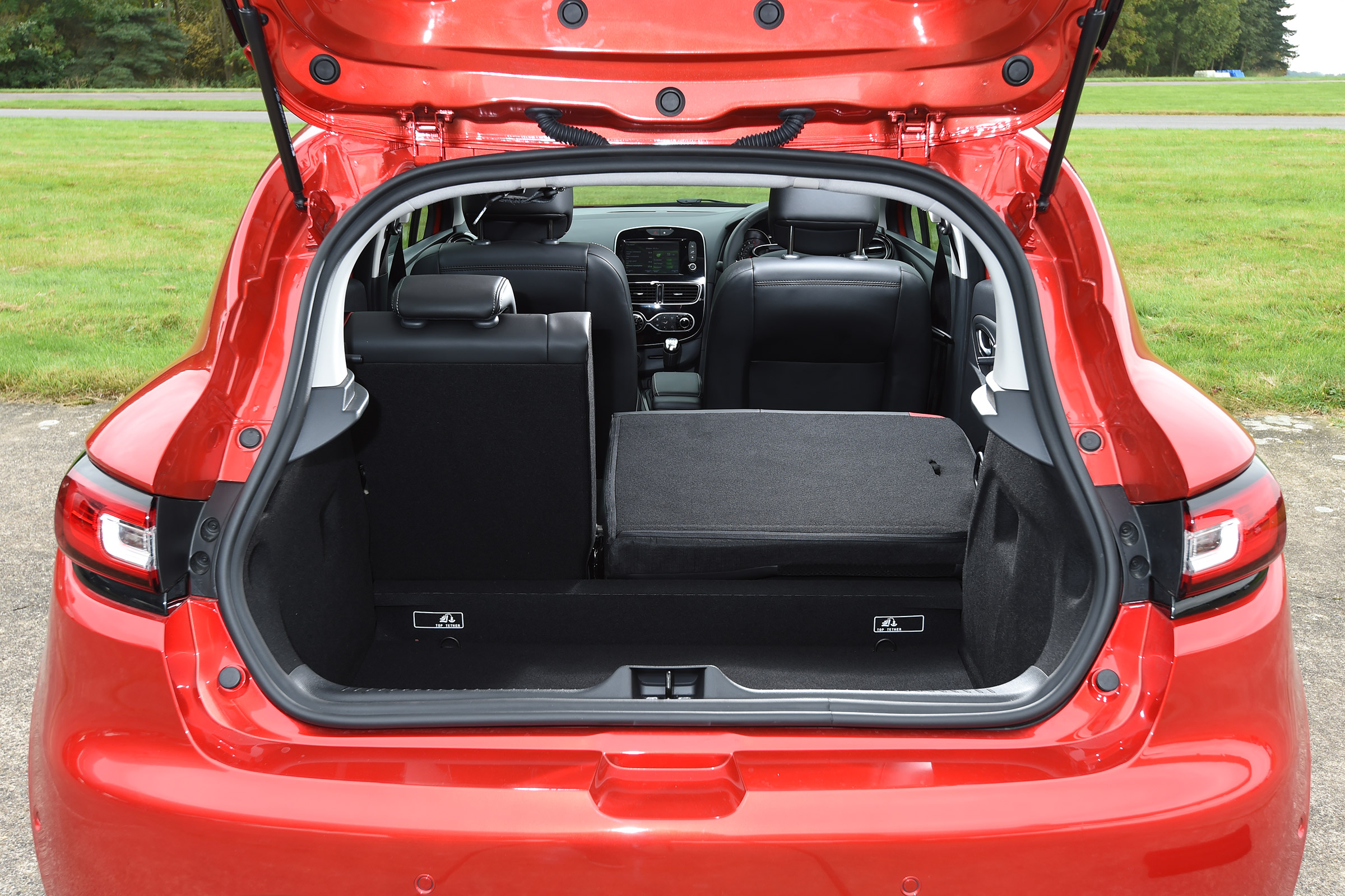 Renault Clio - boot