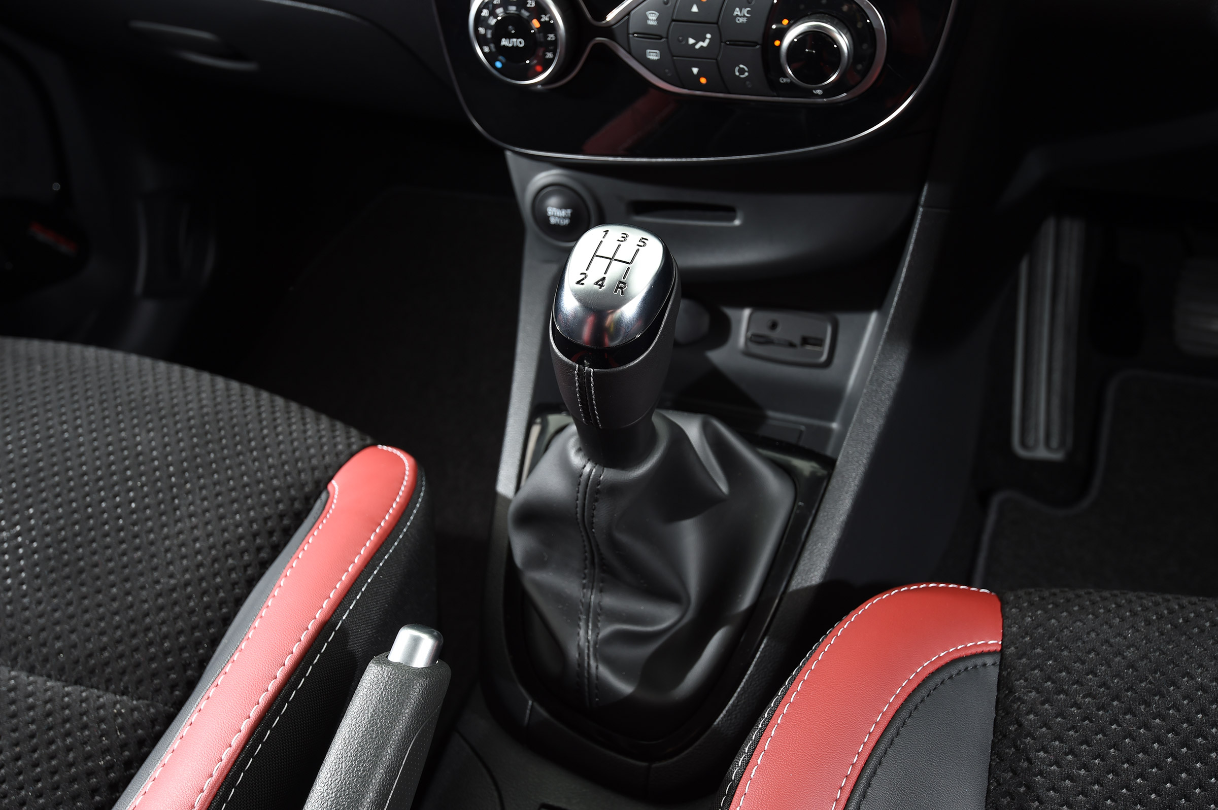 Renault Clio - gear stick