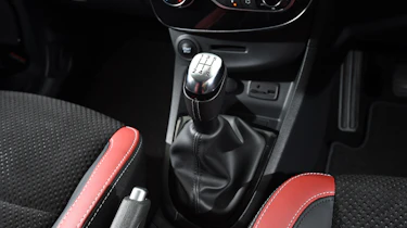 Renault Clio - gear stick