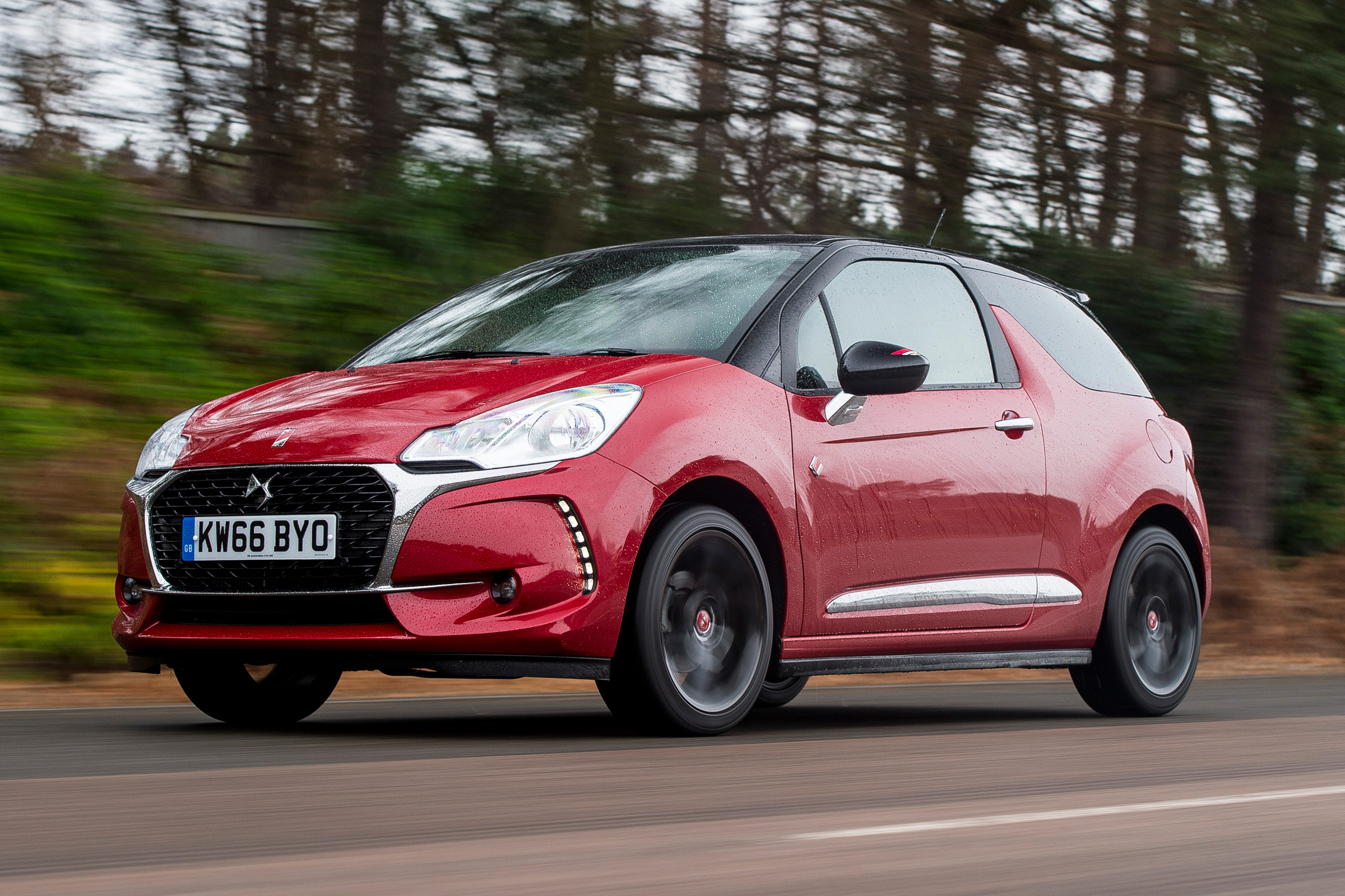 DS 3 Performance Line 2017 - front tracking