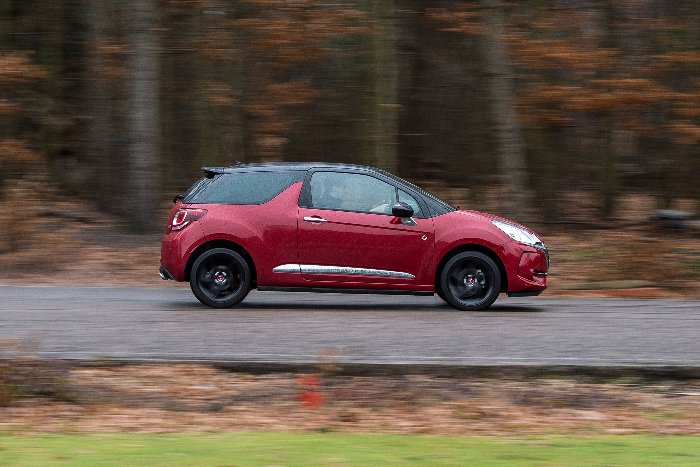 DS 3 Performance Line 2017 - side tracking