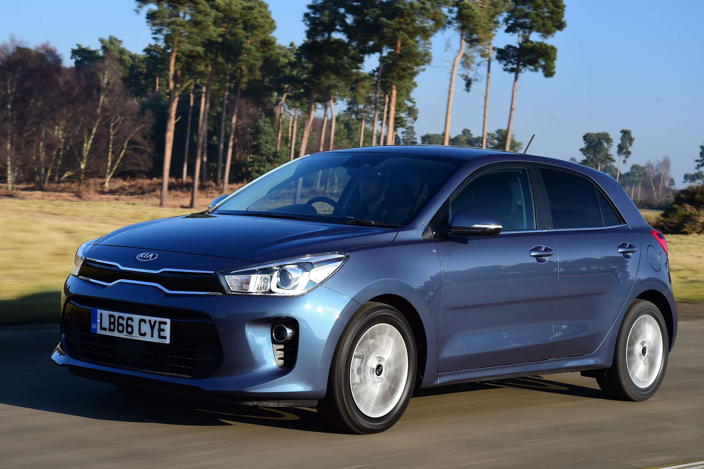 Kia Rio - front
