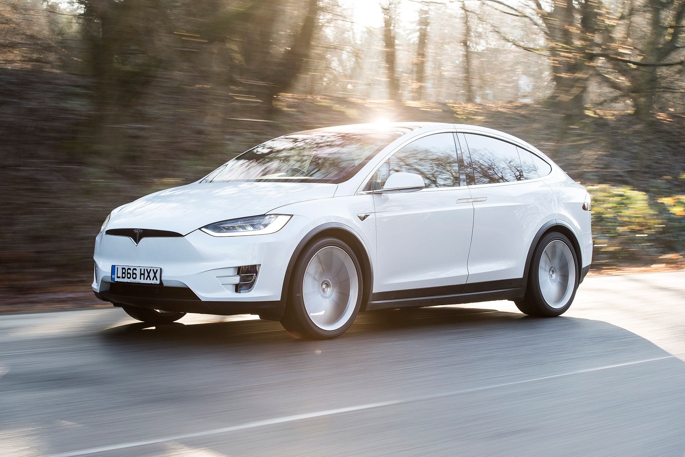 Tesla Model X - front action