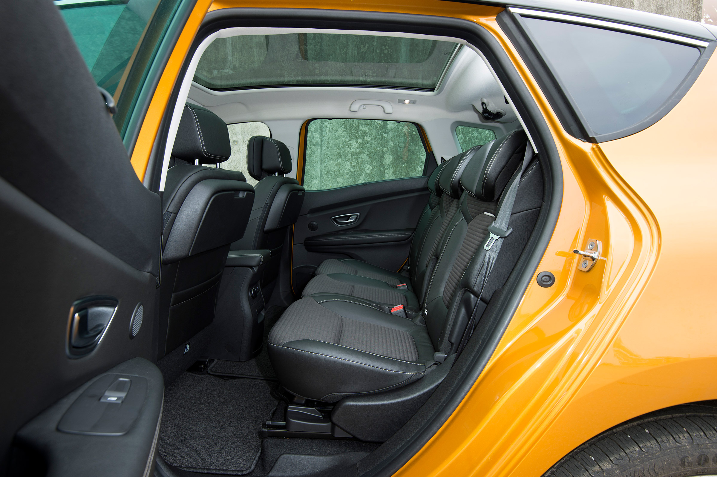 Renault Scenic - rear seats