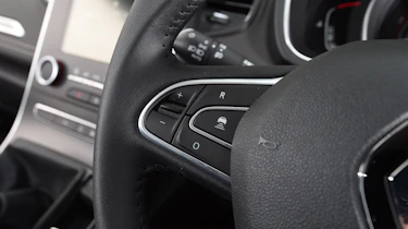 Renault Scenic - steering wheel detail