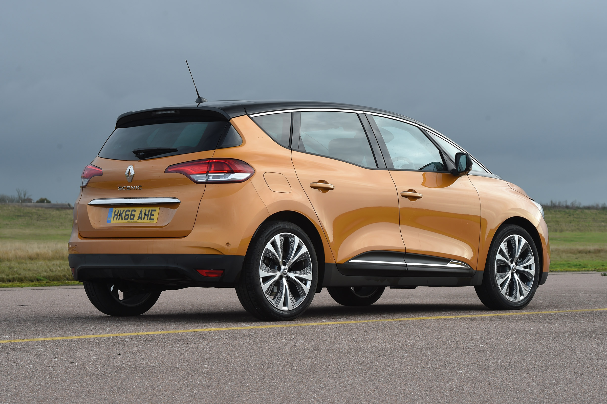 Renault Scenic - rear static