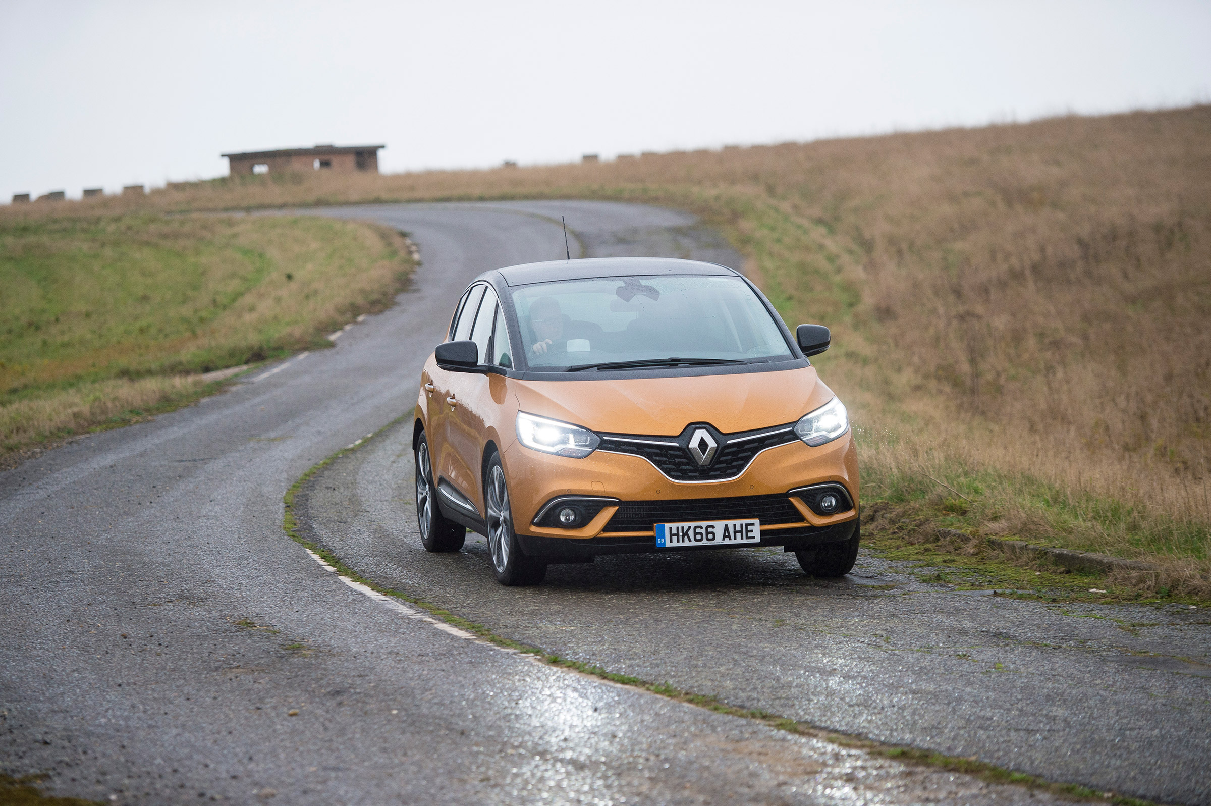 Renault Scenic - front panning