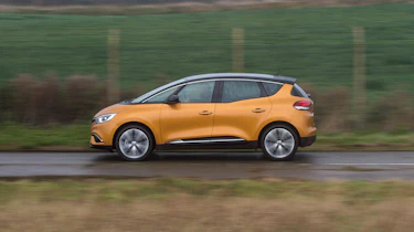Renault Scenic - side