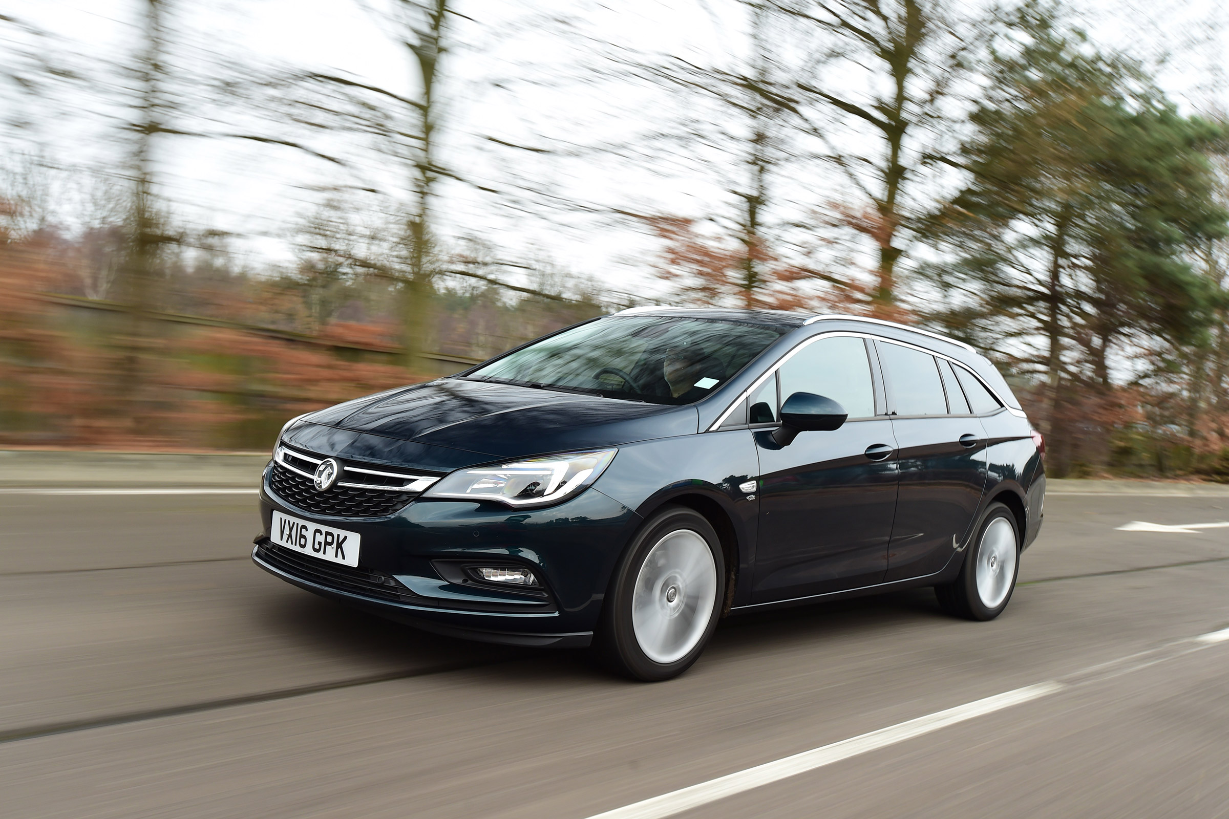 Vauxhall Astra ST - front