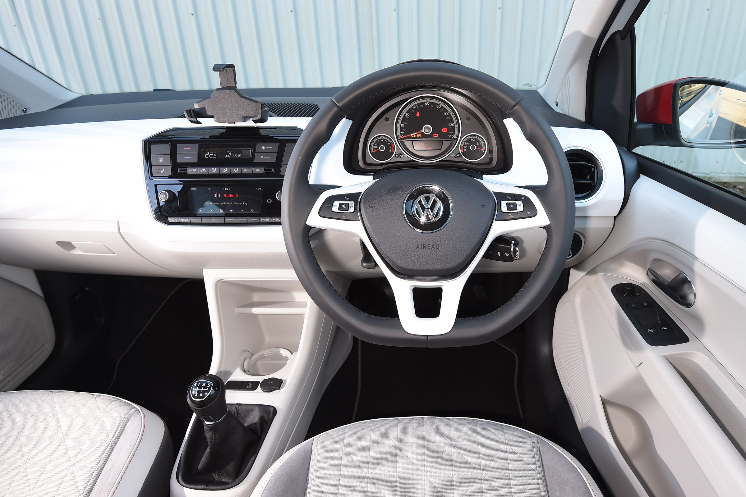 Volkswagen up! 1.0 TSI petrol - dash