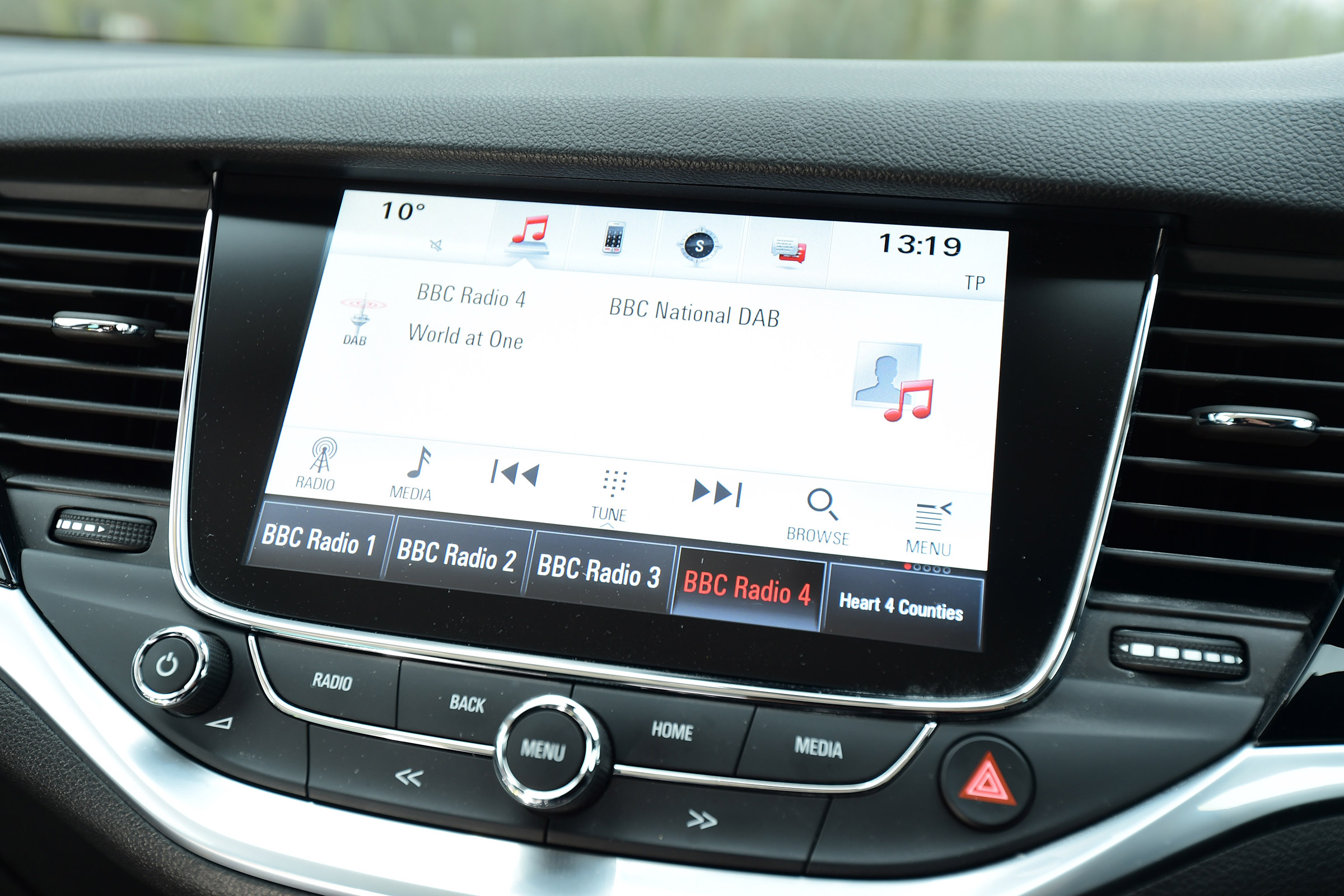 Vauxhall Astra ST - sat-nav