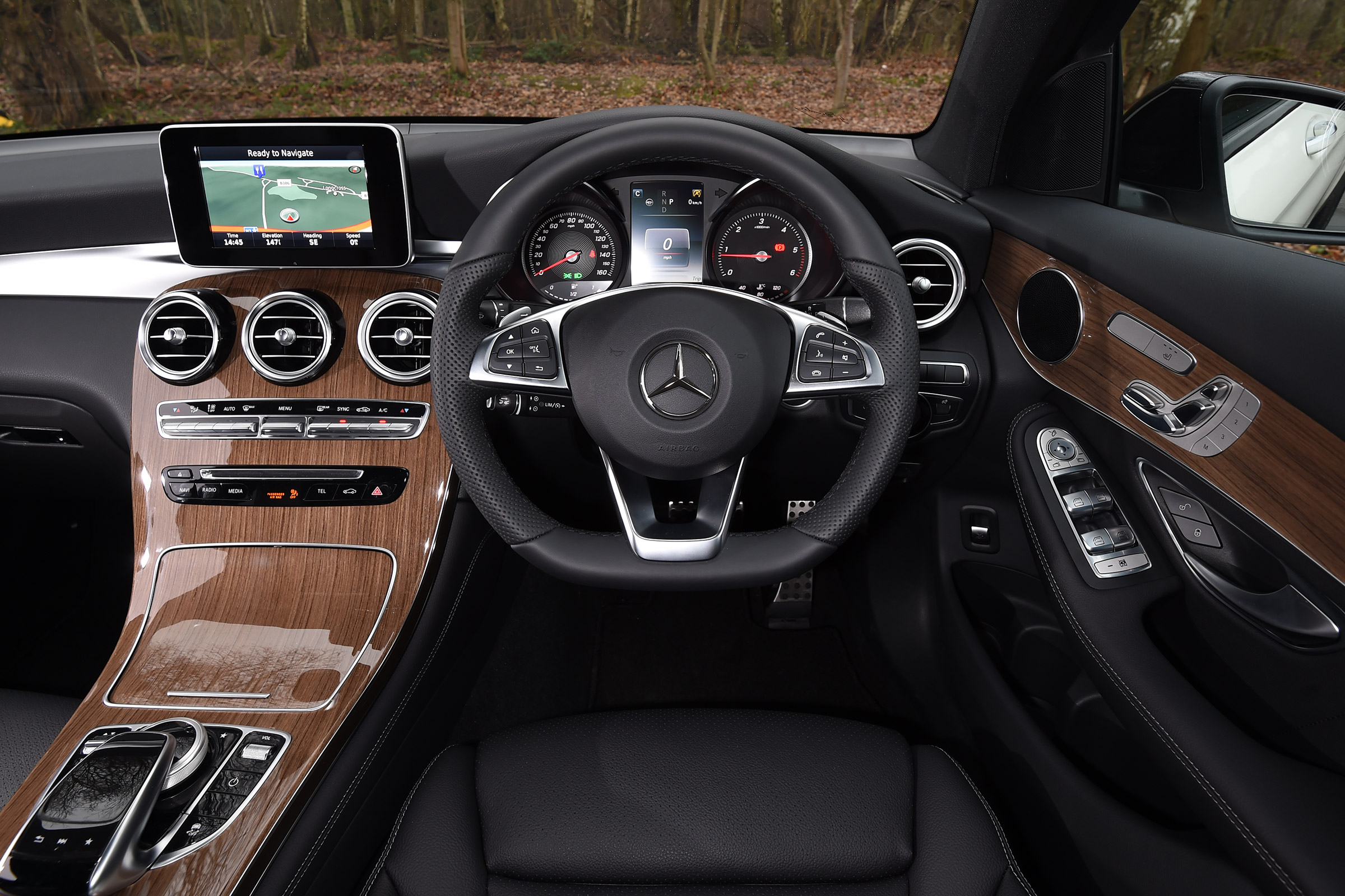 Mercedes GLC Coupe - dash