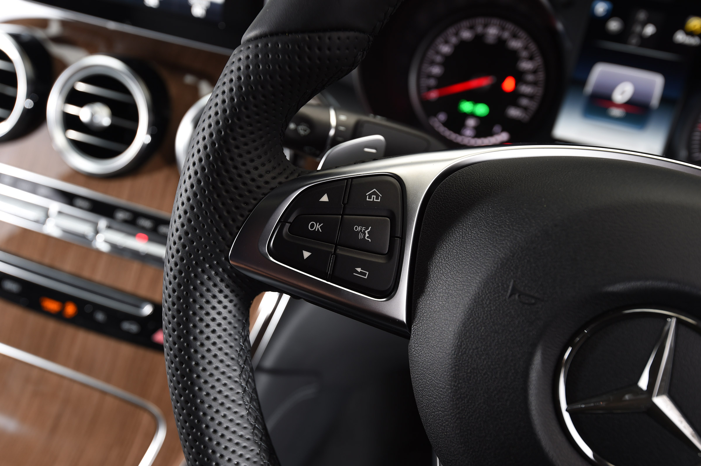 Mercedes GLC Coupe - steering wheel detail