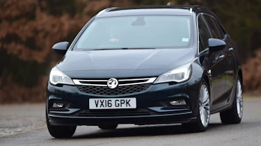Vauxhall Astra ST - front cornering