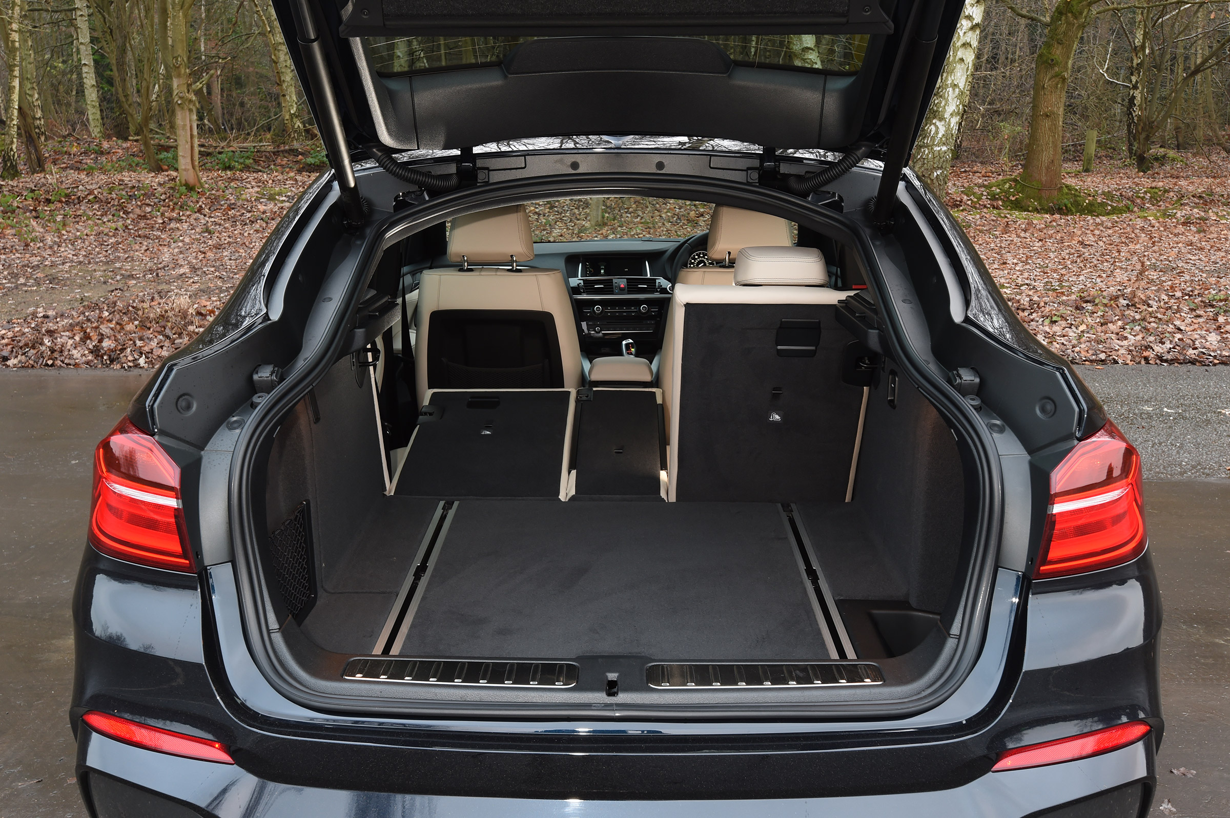 BMW X4 - boot