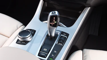 BMW X4 - centre console