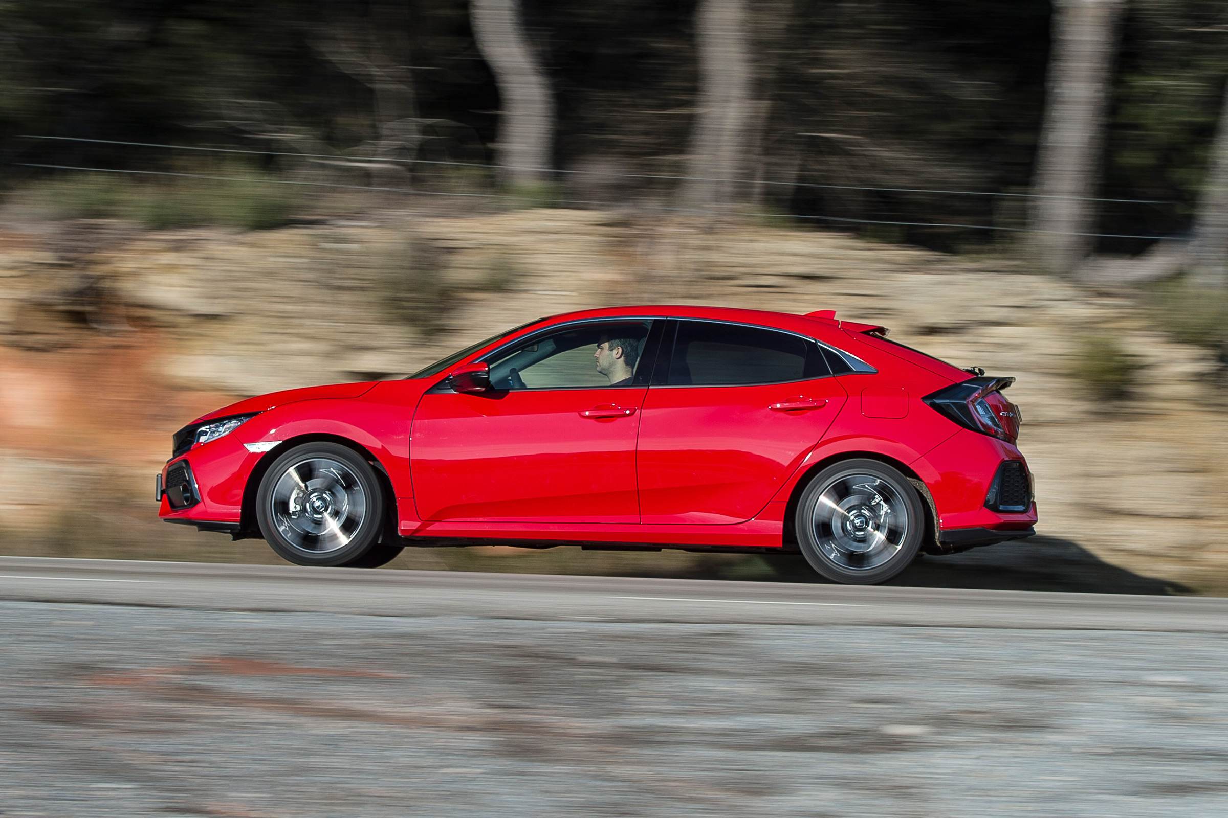 Honda Civic 2017 red - side tracking