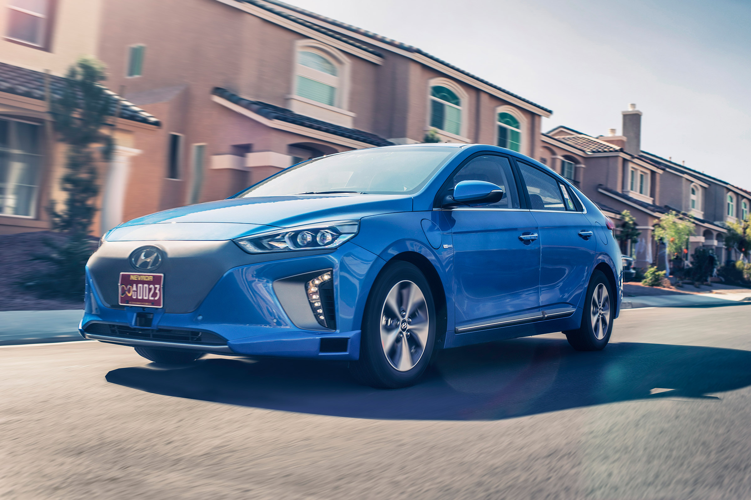 Hyundai Ioniq autonomous - front action