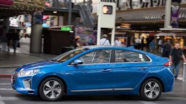 Hyundai Ioniq autonomous - side action