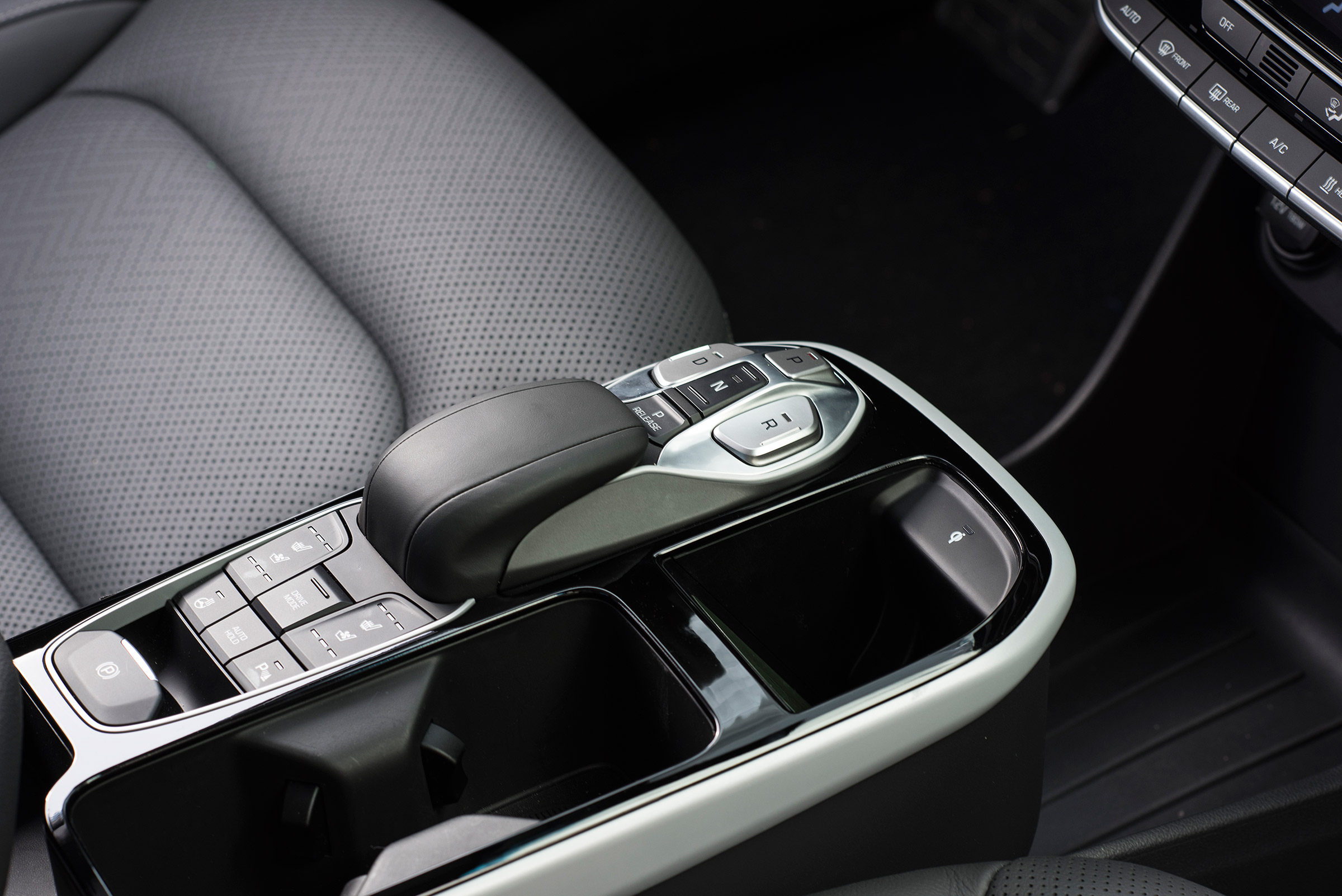 Hyundai Ioniq autonomous - transmission