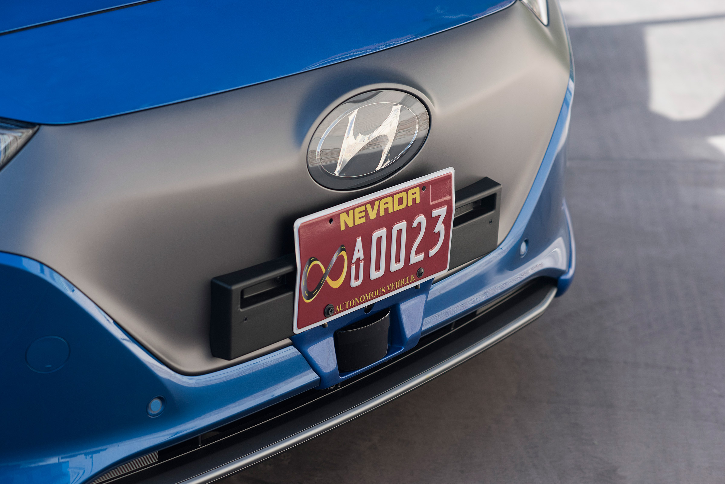 Hyundai Ioniq autonomous - numberplate