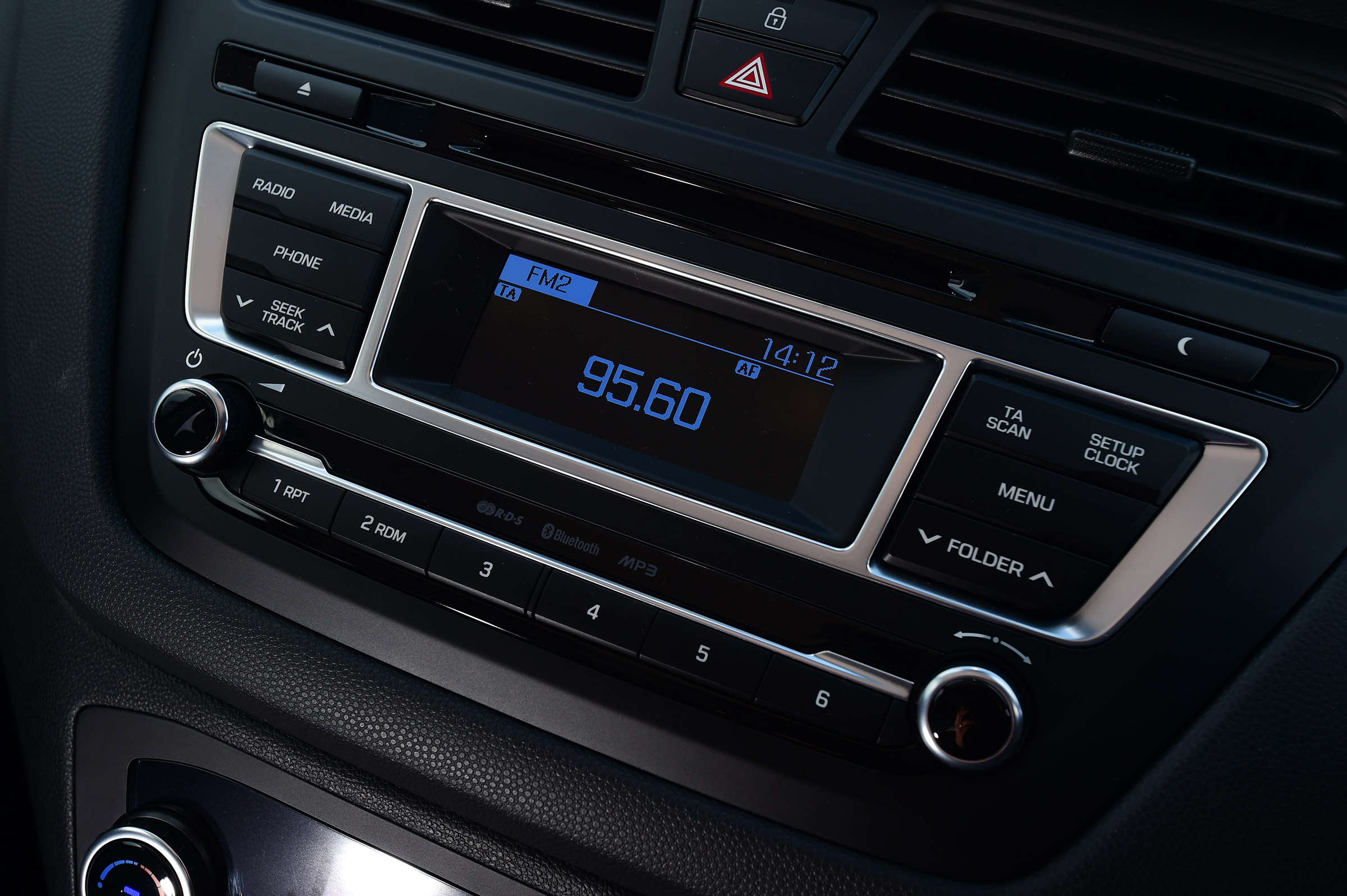 Hyundai i20 - centre console
